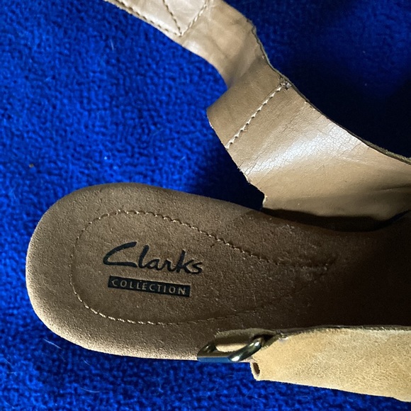 Clark’s suede sling back wedge sandals. Size 8.5, 3 inch wedge. - Picture 3 of 4